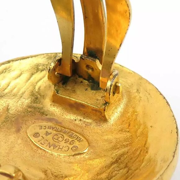 Auth CHANEL Vintage CC Logo Clip on Earrings Gold Metal - e60126a - Picture 10 of 11